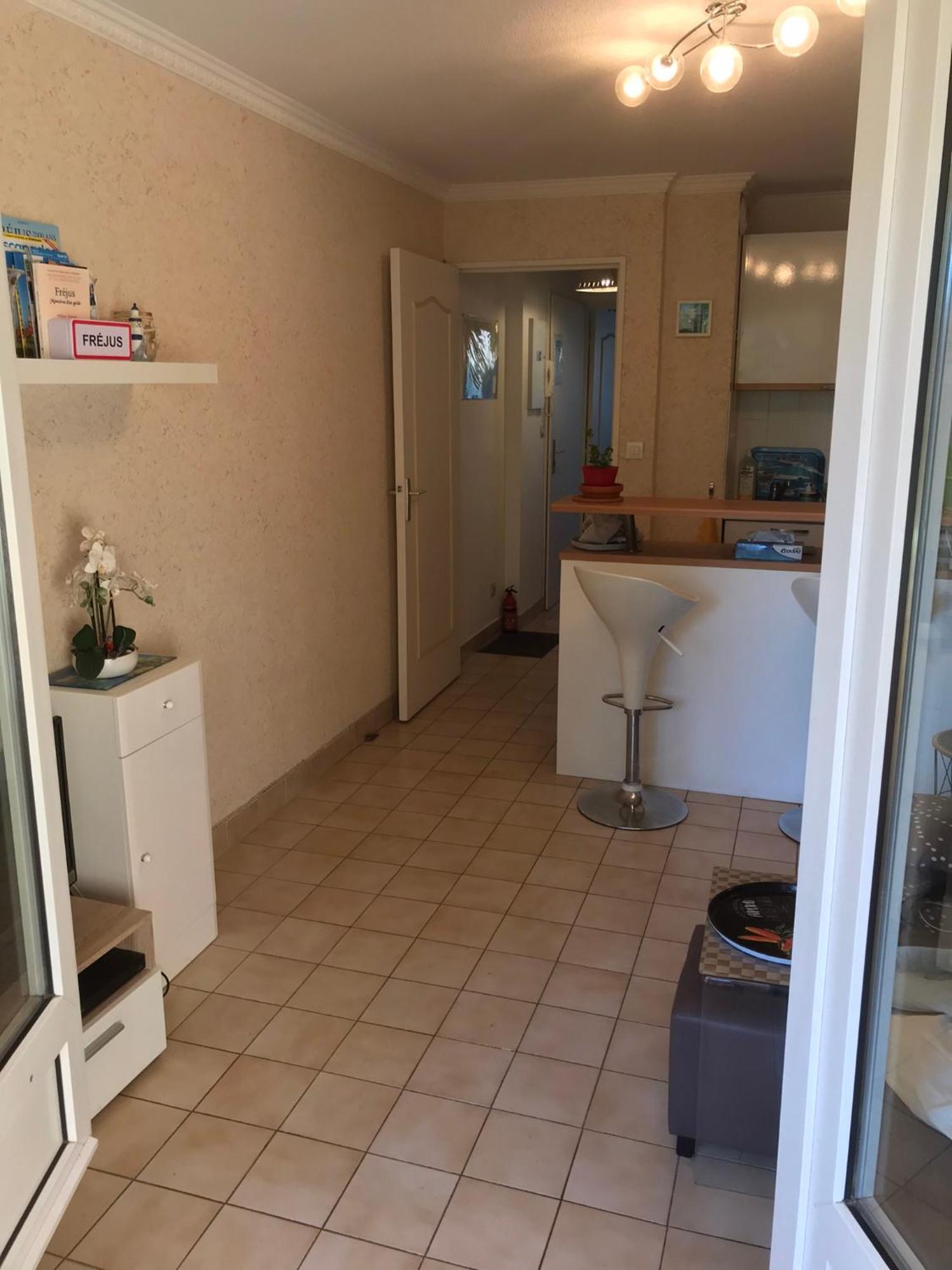 Appartement Port Frejus Avec Loggia Et Acces Plages A Pieds 외부 사진